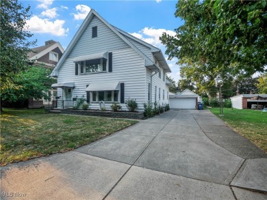 Beach Home For Sale in Lakewood, Ohio