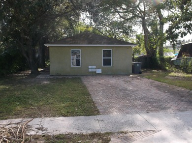 Beach Home For Sale in West Palm Beach, Florida