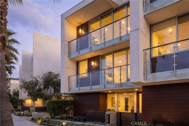 Beach Townhome/Townhouse For Sale in Newport Beach, California