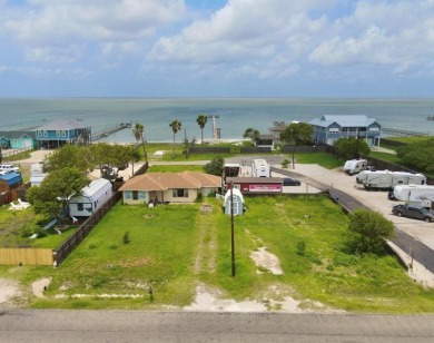 Beach Home For Sale in Rockport, Texas