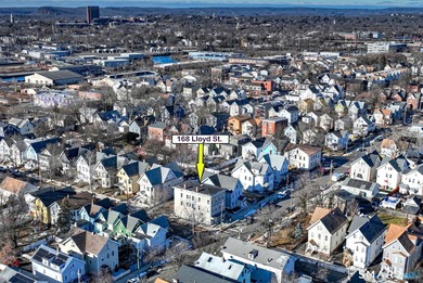 Beach Home Sale Pending in New Haven, Connecticut