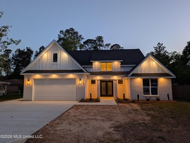 Beach Home Sale Pending in Diamondhead, Mississippi