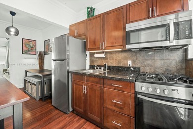 Beach Condo For Sale in Miami Beach, Florida