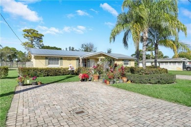 Beach Townhome/Townhouse For Sale in Stuart, Florida