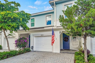 Beach Townhome/Townhouse For Sale in Deerfield Beach, Florida