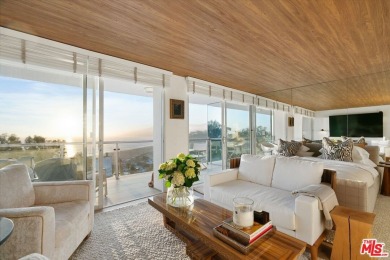 Beach Condo For Sale in Santa Monica, California