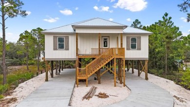 Beach Home For Sale in Gulf Shores, Alabama