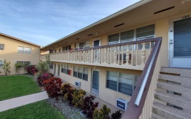 Beach Condo For Sale in West Palm Beach, Florida