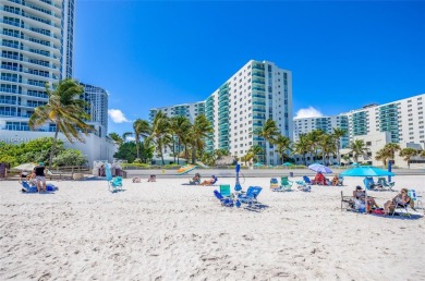 Beach Condo For Sale in Hollywood, Florida