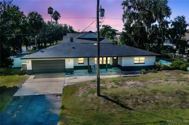 Beach Home For Sale in Crystal River, Florida