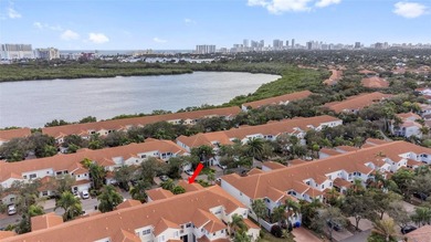 Beach Townhome/Townhouse Active Under Contract in Hollywood, Florida