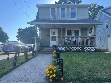 Beach Home For Sale in West Haven, Connecticut