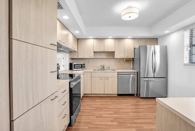 Beach Condo For Sale in Tamarac, Florida