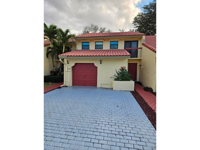 Beach Townhome/Townhouse For Sale in Davie, Florida