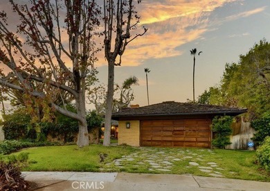 Beach Home Sale Pending in Newport Beach, California