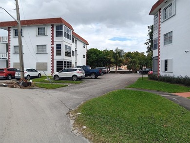 Beach Condo For Sale in Lauderhill, Florida