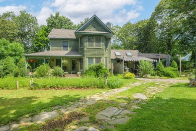 Beach Home For Sale in Hampton Bays, New York