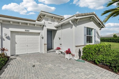 Beach Townhome/Townhouse Active Under Contract in Delray Beach, Florida