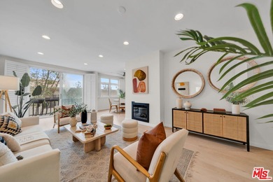 Beach Condo For Sale in Santa Monica, California