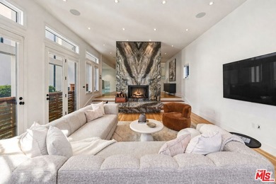 Beach Home For Sale in Marina Del Rey, California