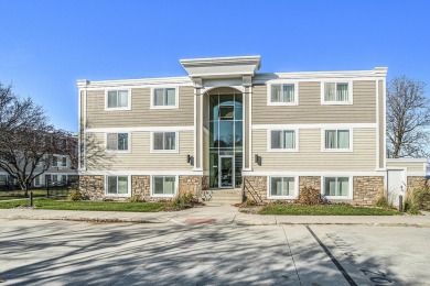 Beach Condo For Sale in South Haven, Michigan