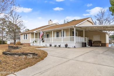 Beach Home For Sale in Oriental, North Carolina