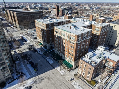 Beach Condo For Sale in Milwaukee, Wisconsin