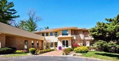 Beach Home Sale Pending in Great Neck, New York