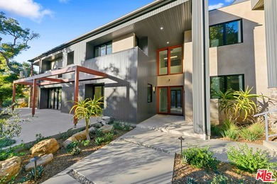 Beach Home For Sale in Malibu, California