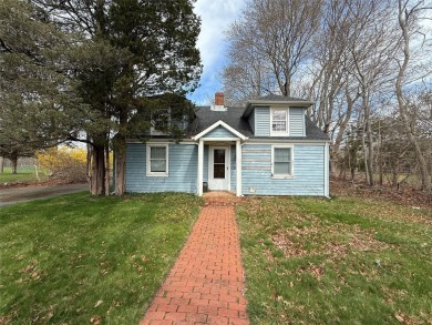 Beach Home For Sale in Laurel, New York