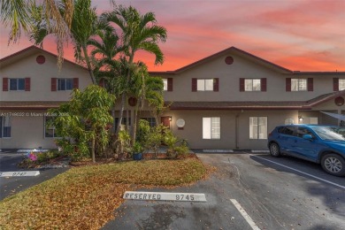 Beach Townhome/Townhouse For Sale in Sunrise, Florida
