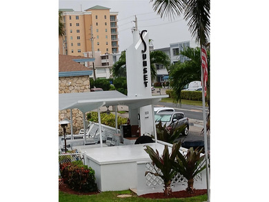 Beach Condo For Sale in Pompano Beach, Florida