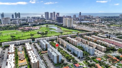 Beach Condo For Sale in Hallandale Beach, Florida