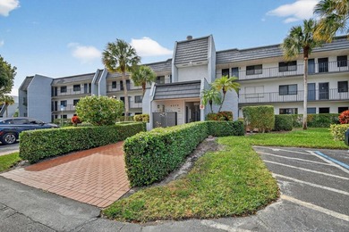 Beach Condo For Sale in Lake Worth, Florida