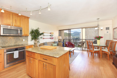 Vacation Rental Beach Condo in Honolulu, Hawaii