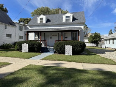 Beach Home For Sale in Saint Joseph, Michigan