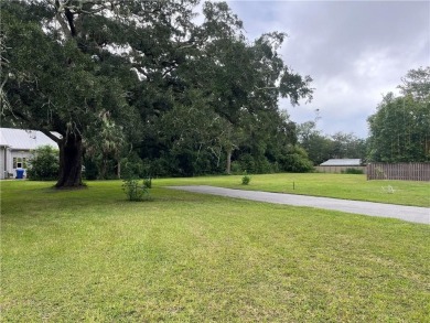 Beach Lot Sale Pending in Saint Simons, Georgia