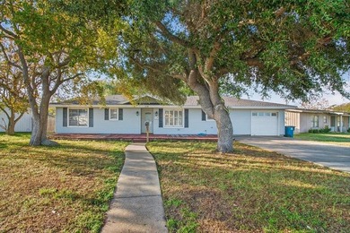 Beach Home For Sale in Portland, Texas