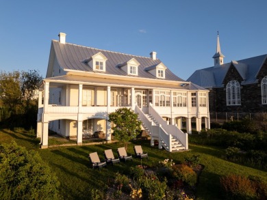 Beach Home For Sale in Baie-Des-Sables, 