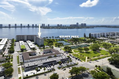 Beach Condo For Sale in Lake Park, Florida