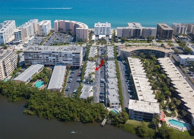 Beach Condo For Sale in South Palm Beach, Florida