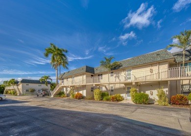 Beach Condo For Sale in South Palm Beach, Florida