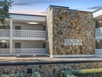 Beach Condo For Sale in St. Petersburg, Florida