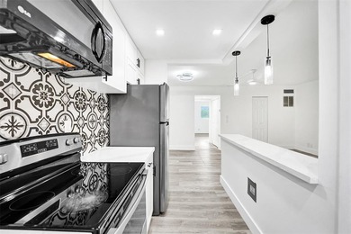 Beach Condo For Sale in Hollywood, Florida