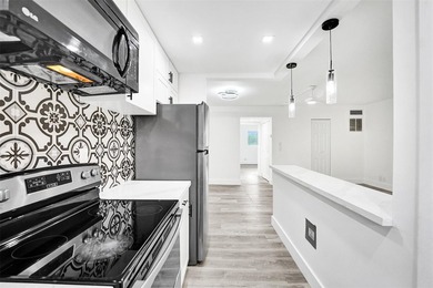 Beach Condo For Sale in Hollywood, Florida