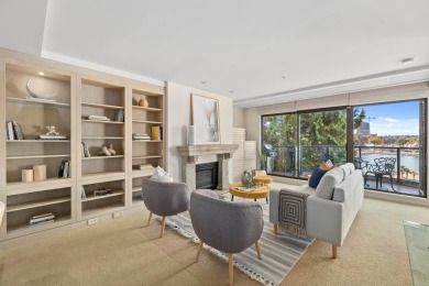 Beach Condo For Sale in Vancouver, 