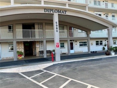Beach Condo For Sale in Gulfport, Florida