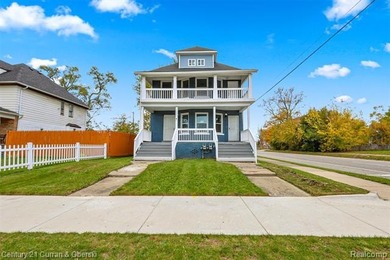 Beach Townhome/Townhouse Active Under Contract in Detroit, Michigan