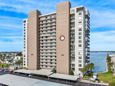 Beach Condo For Sale in South Pasadena, Florida