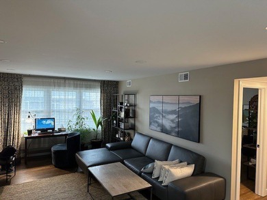 Beach Condo For Sale in Highland Park, Illinois